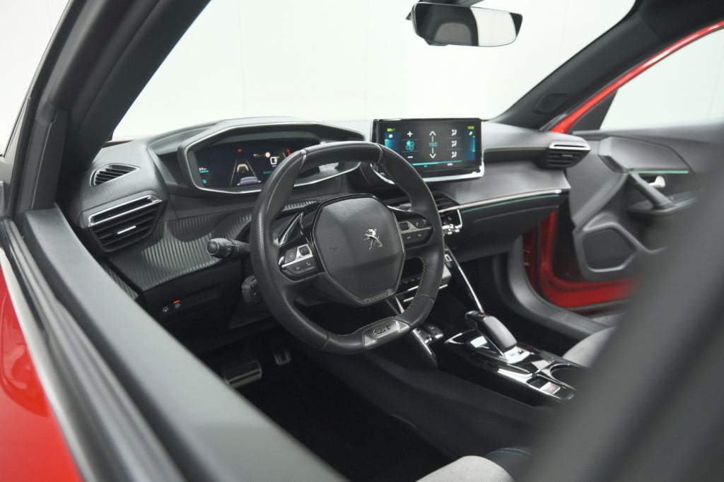 Peugeot E-2008 ev gt pack 50 kwh | panoramadak | camera | adaptieve cruise 