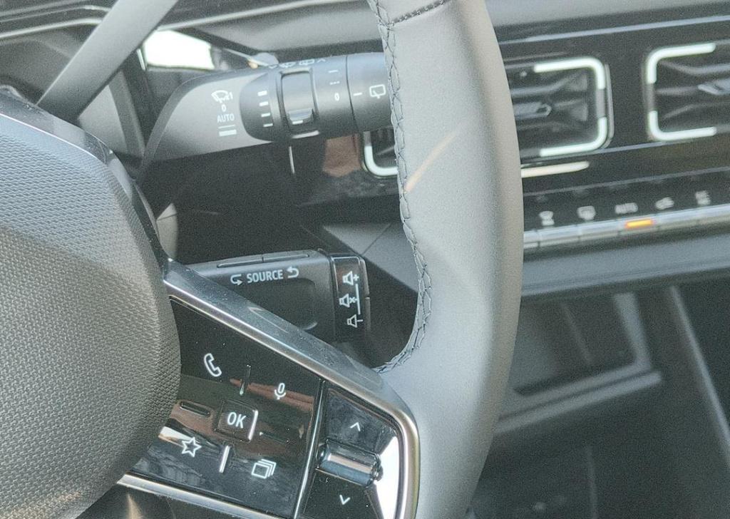 Renault 5 comfort range iconic cinq 52 kwh - demo / v2g pack safety & advan