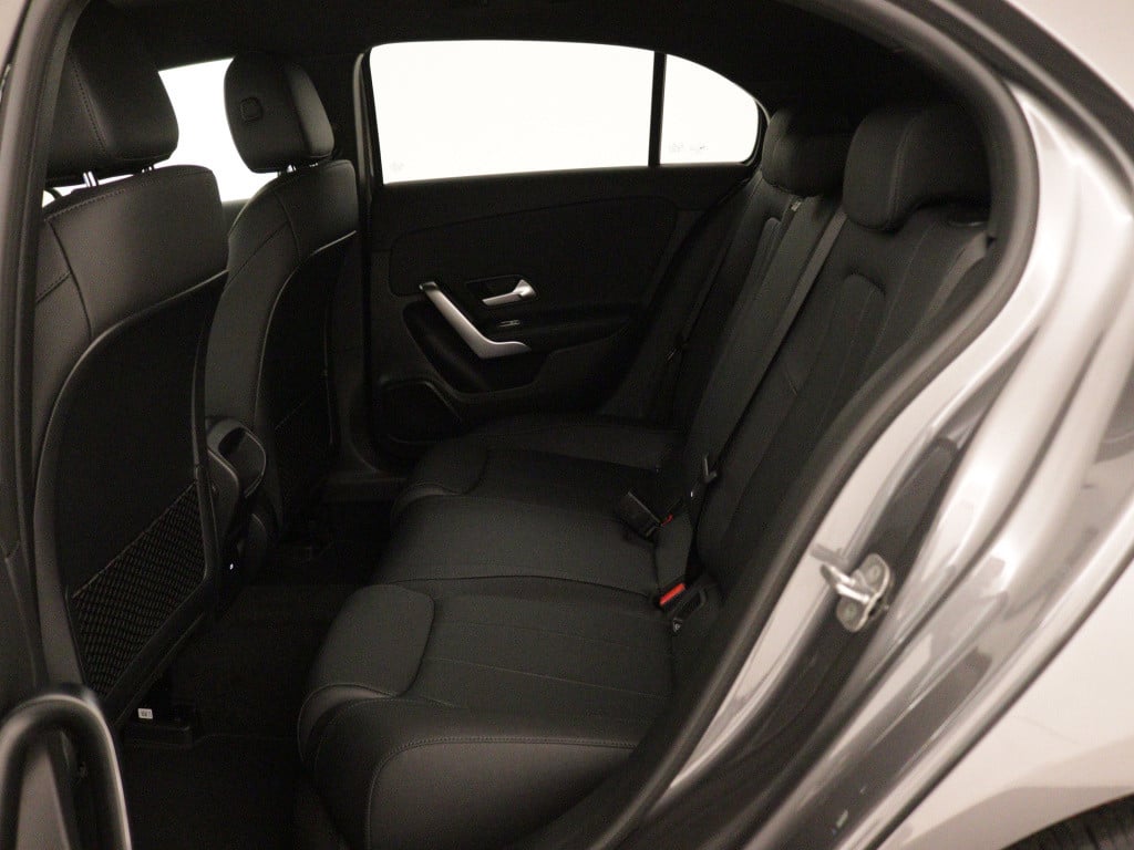 Mercedes-Benz A-Klasse 250 e business line | verwarmde stoelen vooraan | ex