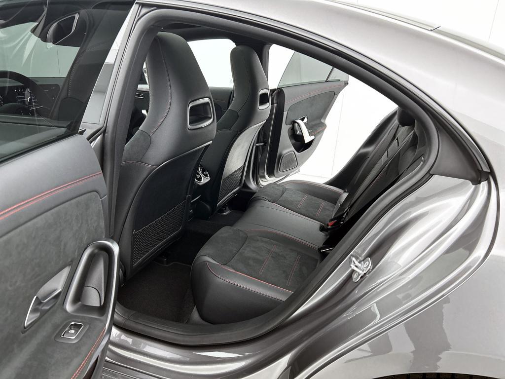 Mercedes-Benz Cla 250 e business solution amg | nightpakket | smartphone in