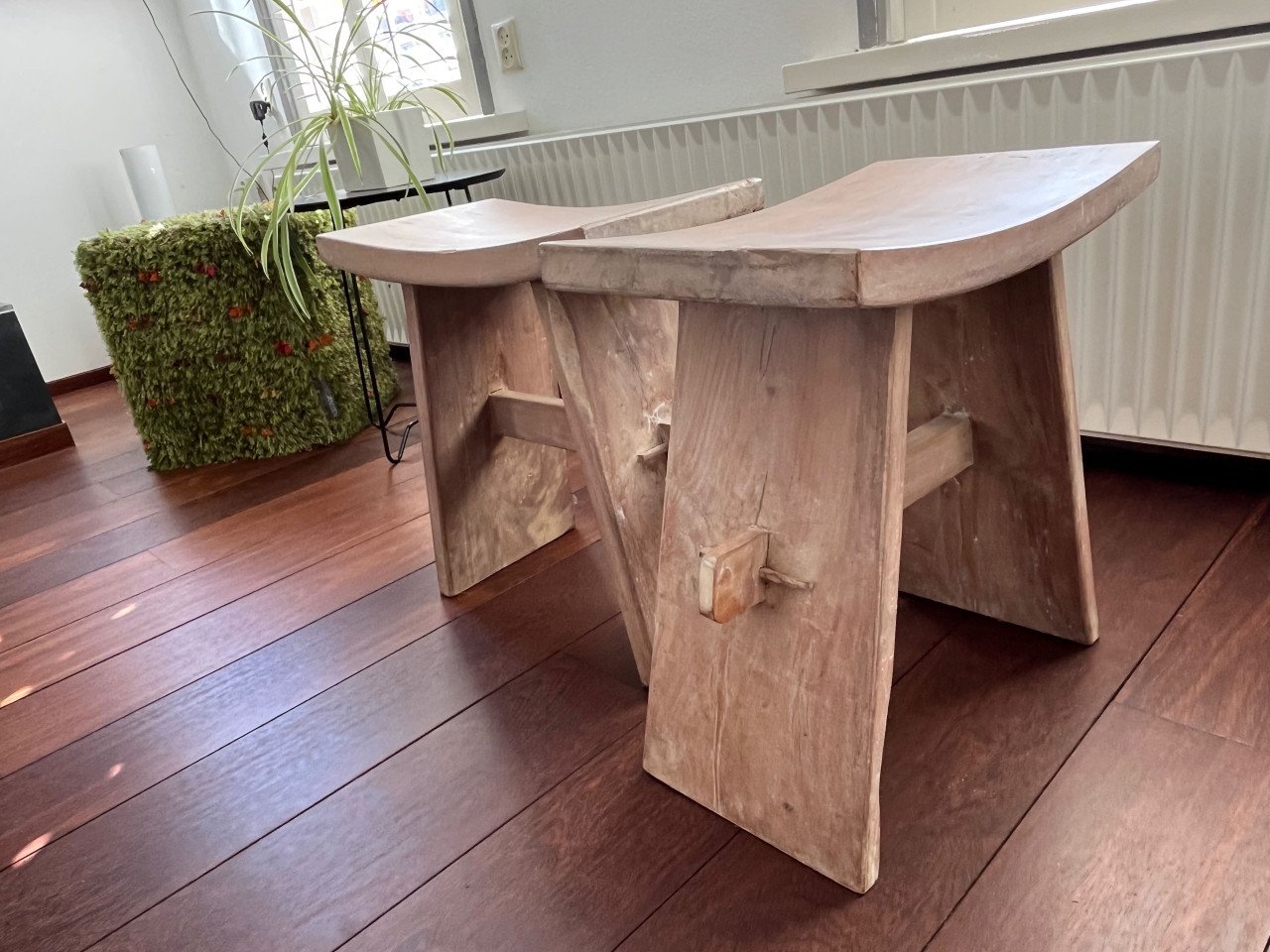 Teakhouten krukjes