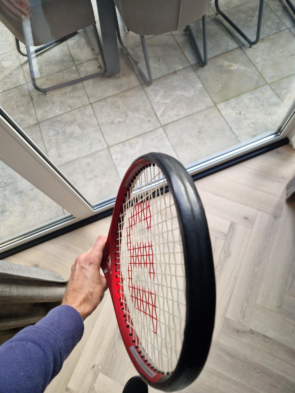 Wilson Tennisracket Clash 100UL V2 - 265 Gram OF L 280 gram!