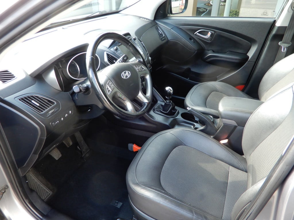 Hyundai Ix35 1.6i gdi go! | trekhaak 1200kg | navigatie | nl auto | achteru