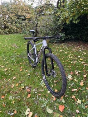 Orbea alma h30 met carbon voorvork en dt swiss wielen