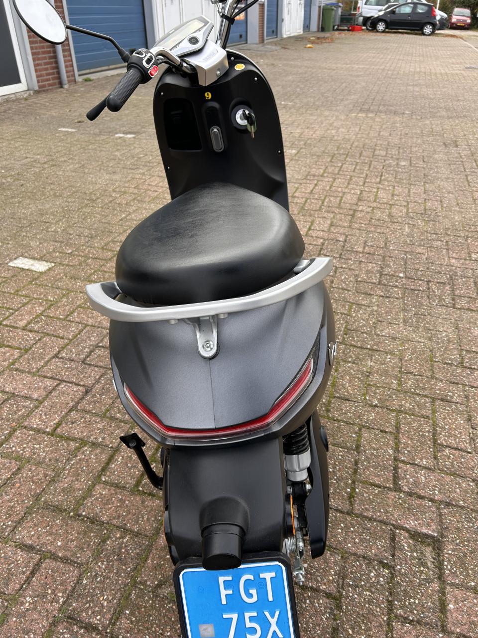 E-scooter Yadea C-umi