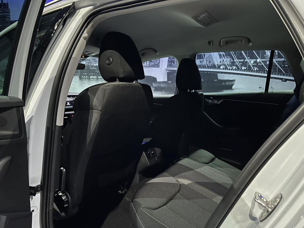 Skoda Kamiq 1.0 tsi selection *pdc*clima*appconnect*nieuwstaat*17 inch