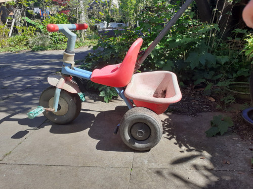 Peuter- kleuterfiets met duwstang
