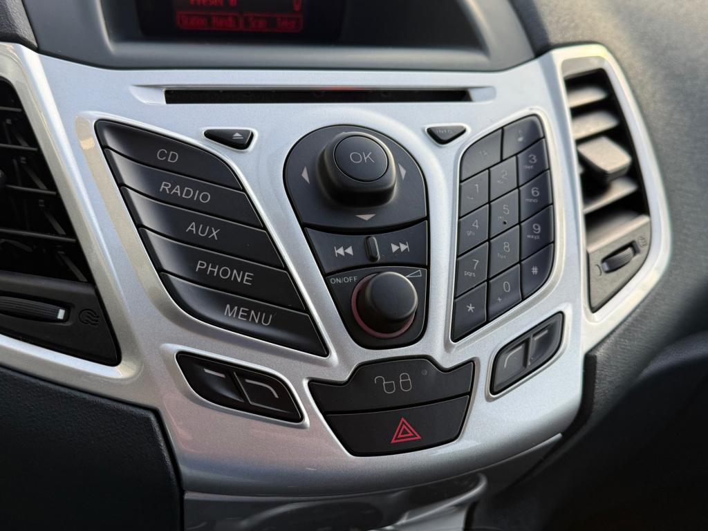 Ford Fiesta 1.25 titanium 5 deurs