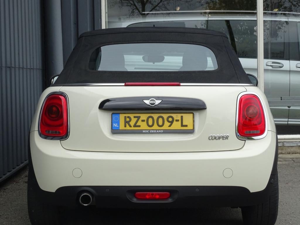 Mini Cooper Cabrio mini 1.5 pepper serious business