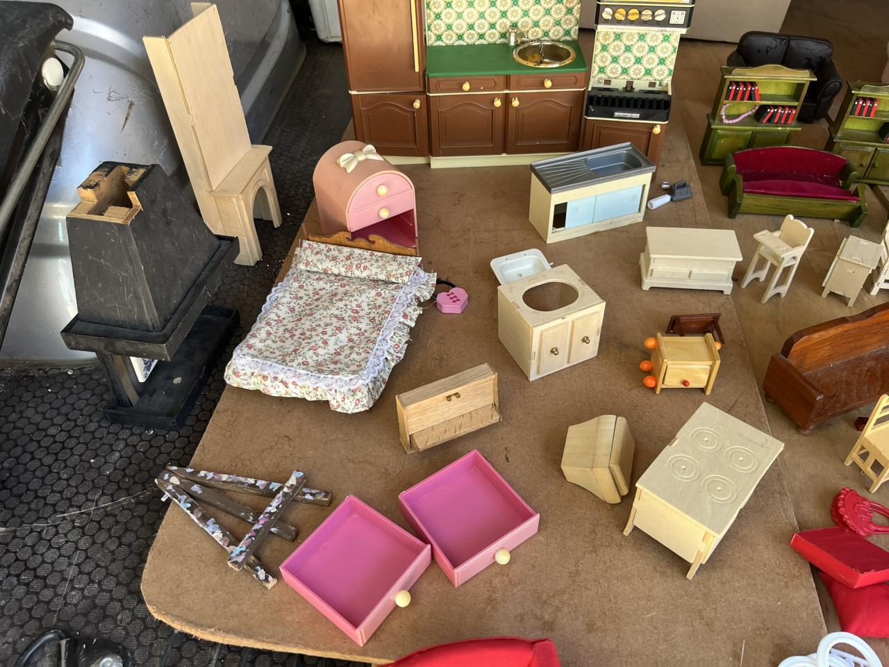 Meubeltjes vintage poppenhuis 60-80
