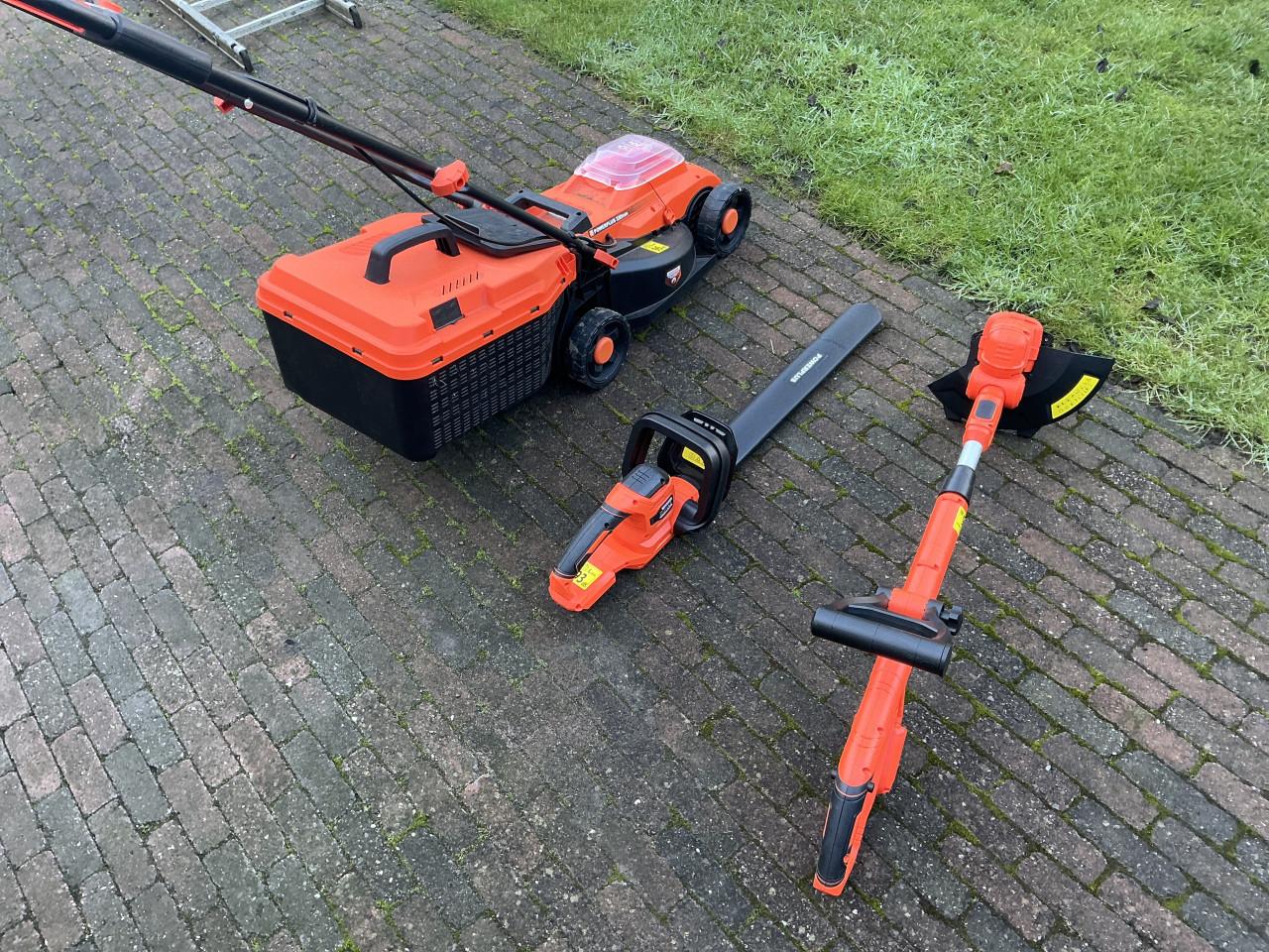 Elektrische grasmaaier, heggenschaar en trimmer
