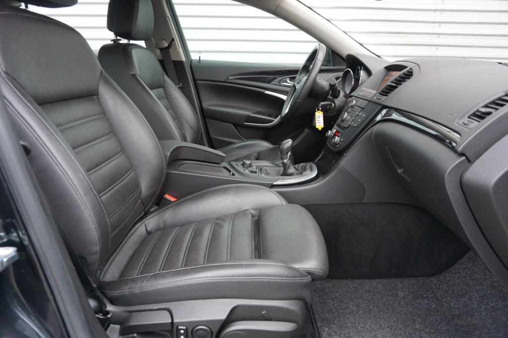 Opel Insignia 1.6 t sport climate / navi / cruise / leder / parkeers. / sto