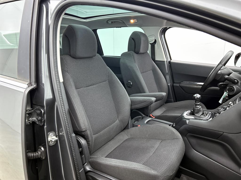 Peugeot 5008 130 pk style 7 persoons | rijklaar | trekhaak | panoramadak | 