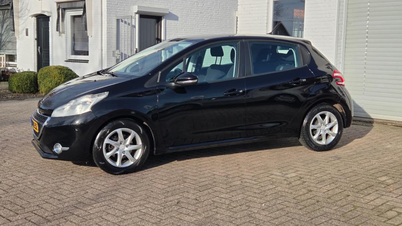 Peugeot 208 1.2 VTi Envy| N.A.P | NETTE AUTO