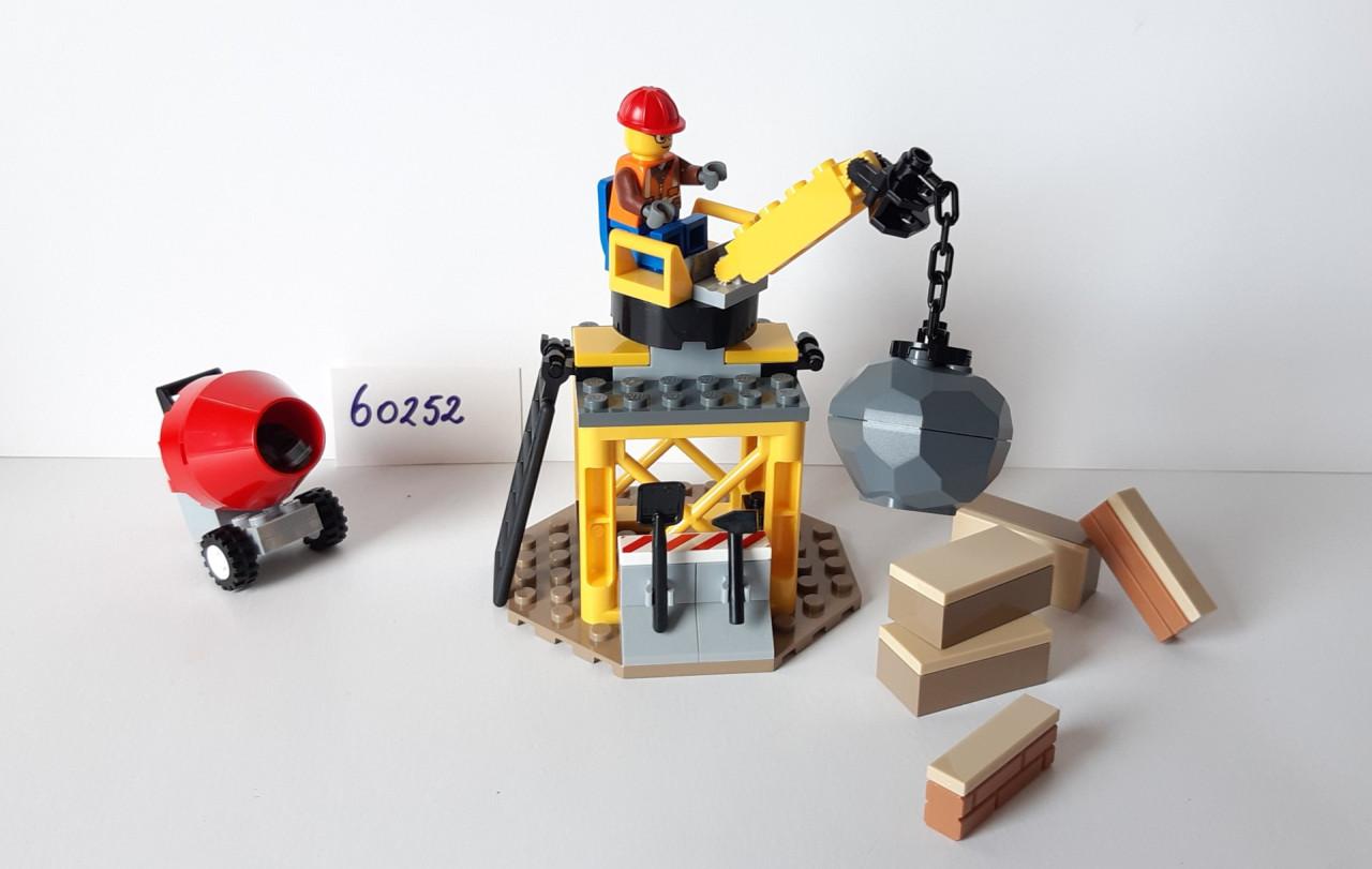 LEGO City 60252: bouwplaats met bulldozer , sloopkogel, cementmolen