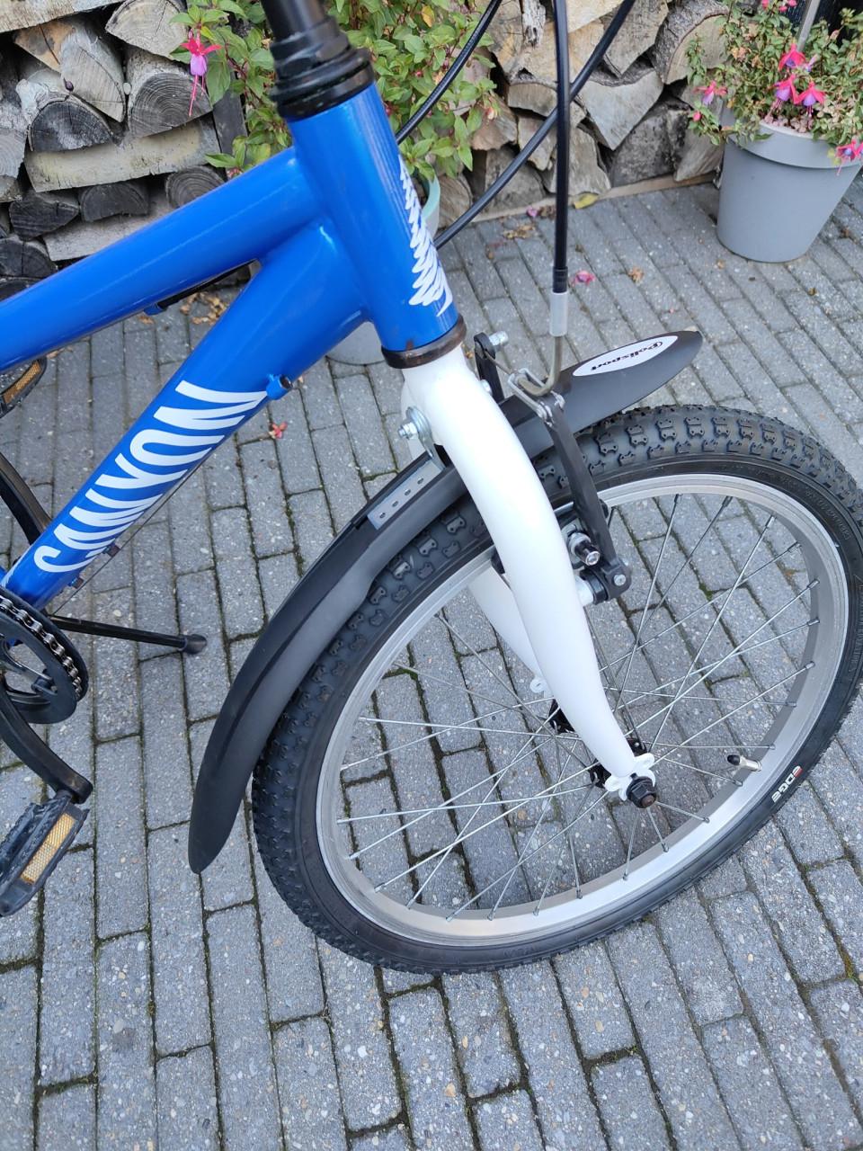 20 inch stoere mountainbike met Canyon stickers