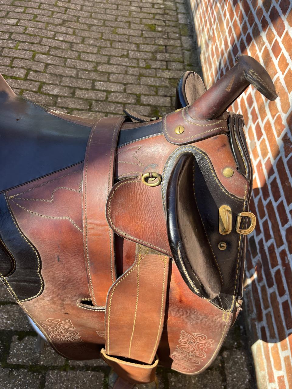 Australian stock saddle