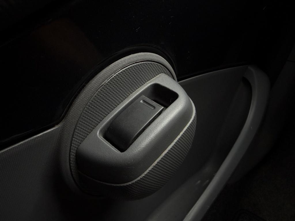 Peugeot 107 1.0-12v xs - airco -