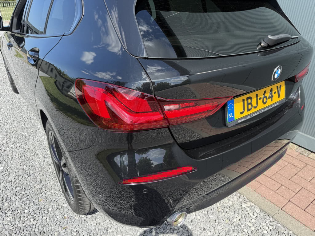 BMW 1 Serie 118i 140pk automaat high executive sportline 5-drs