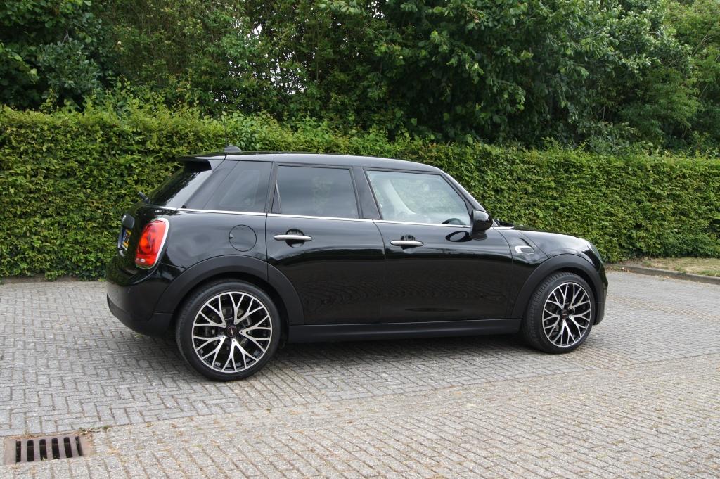 Mini 5-deurs 1.5 one bns ed.