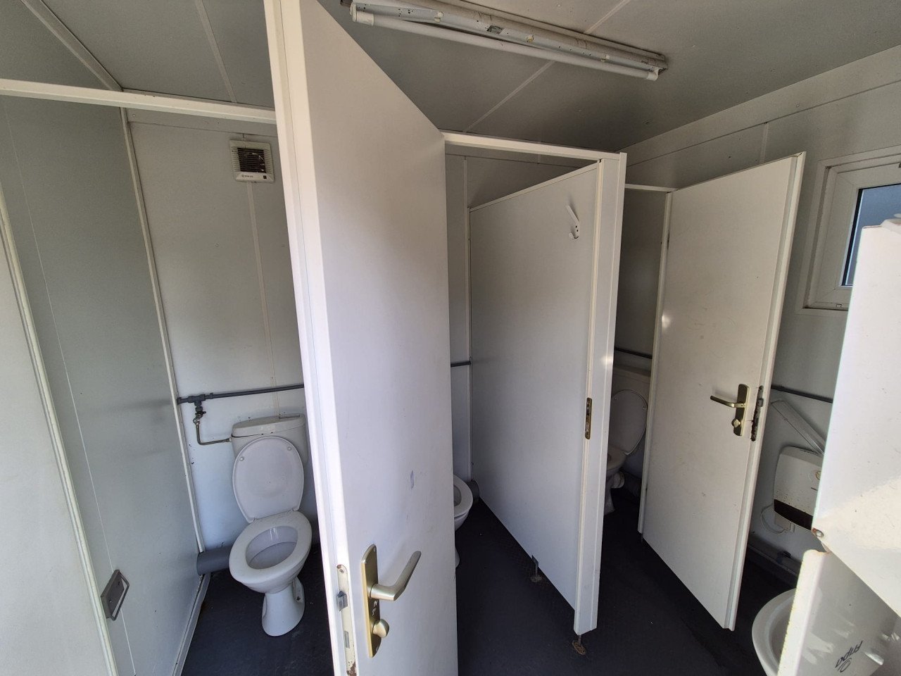 20ft sanitairunit / toiletunit / tijdelijke toiletten