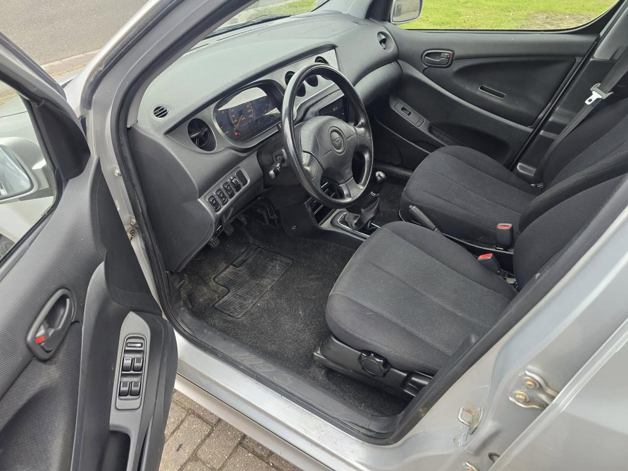 Te koop: Daihatsu YRV 1.3 16v – €1.250