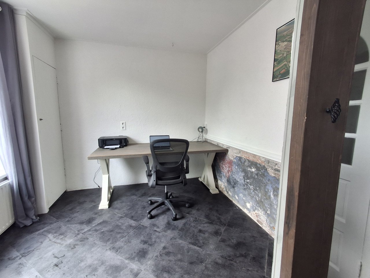 Grote woning te koop vlakbij haven en strand!