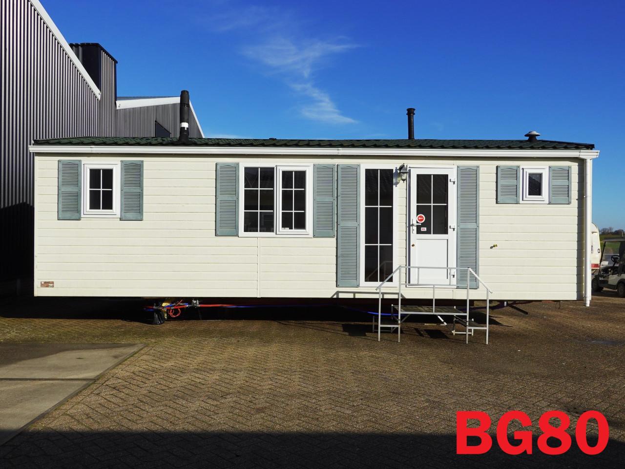 Diverse stacaravans en chalets met middenkamer en 1, 2 of 3 slk te koop