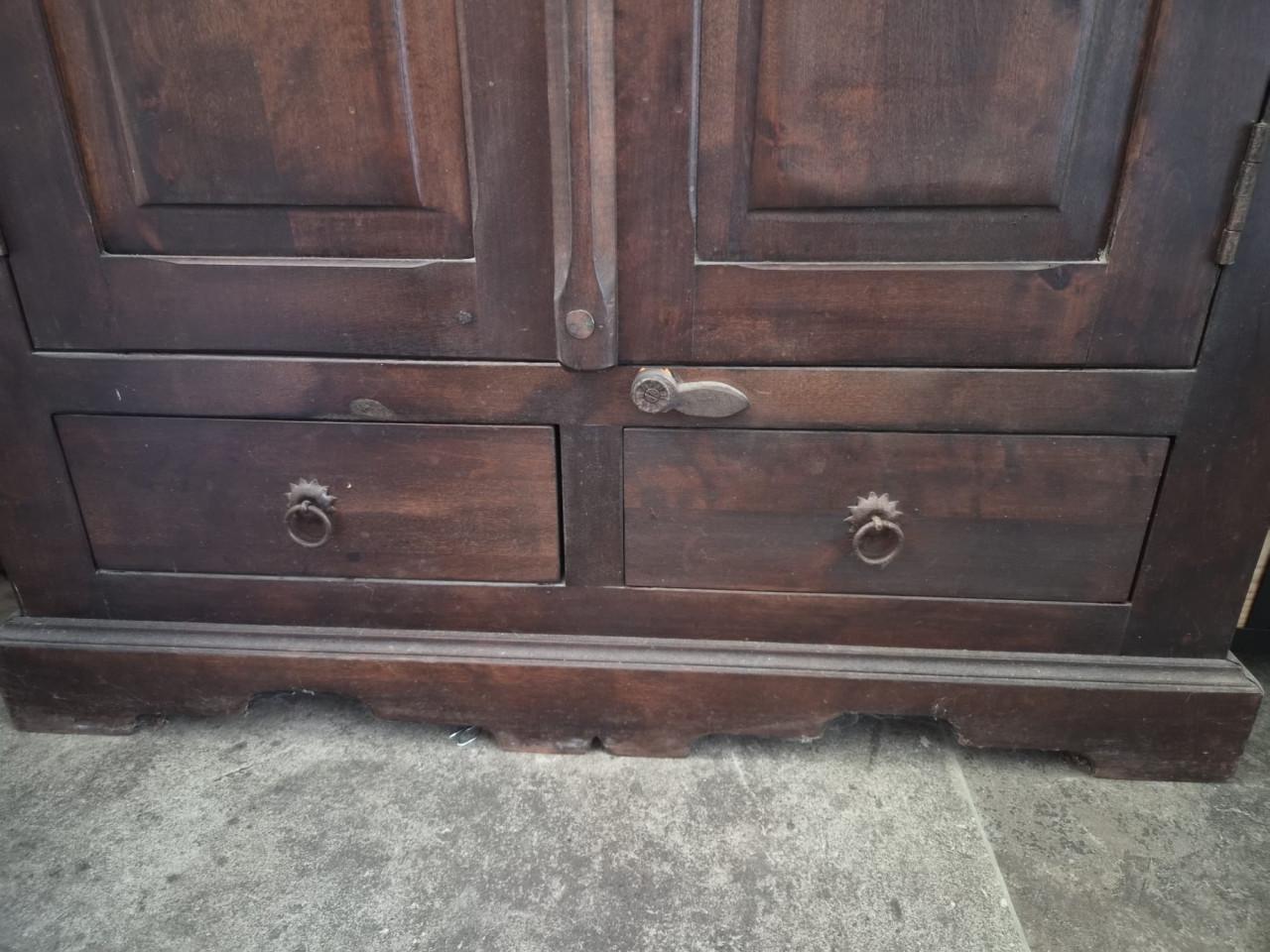 Kast vintage in koloniaalse look