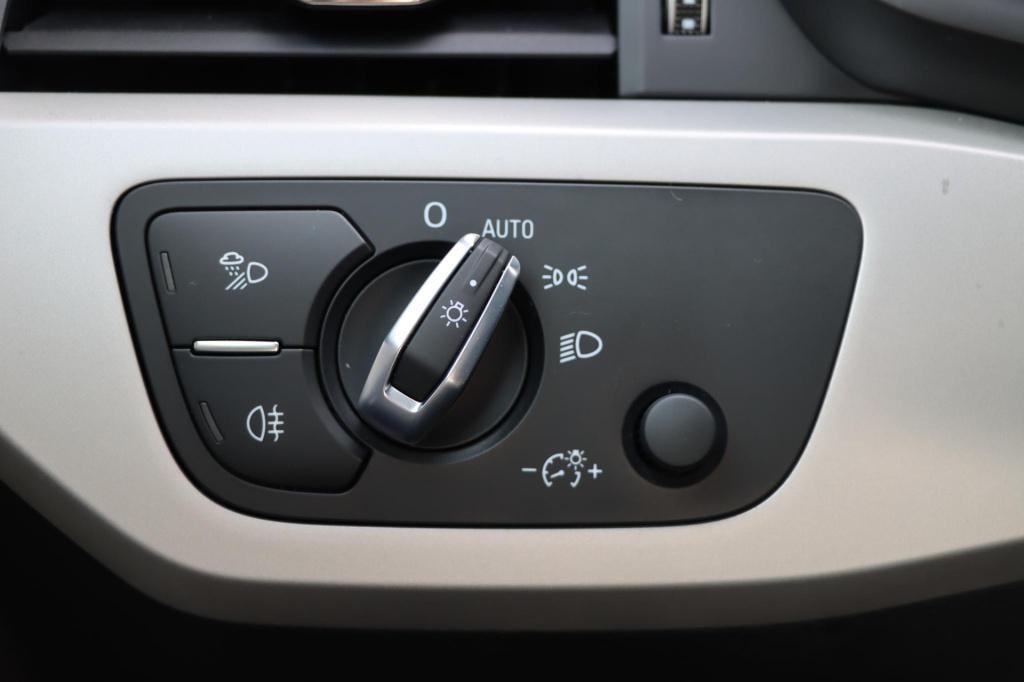 Audi A4 limousine 40 tfsi advanced edition 204pk | camera | carplay