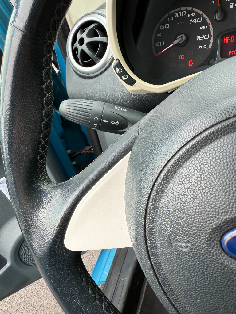 Ford KA 1.2 - titanium x - airco
