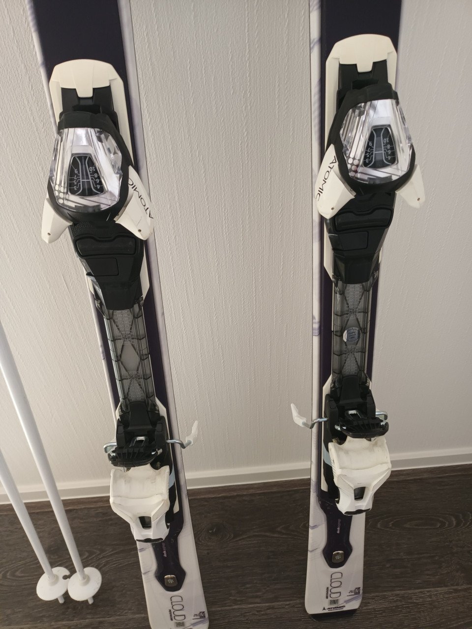 Spiksplinternieuwe ski's, slechts 3 dagen gebruikt.