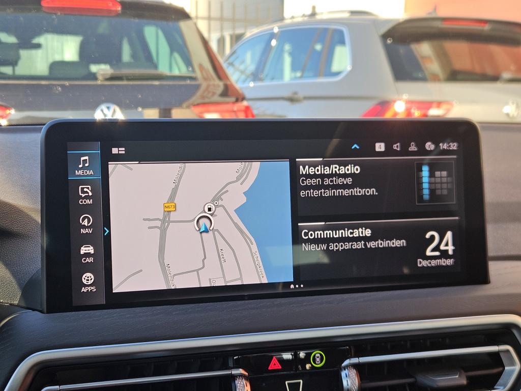 BMW X3 xdrive30e m-sport | pano | acc | camera