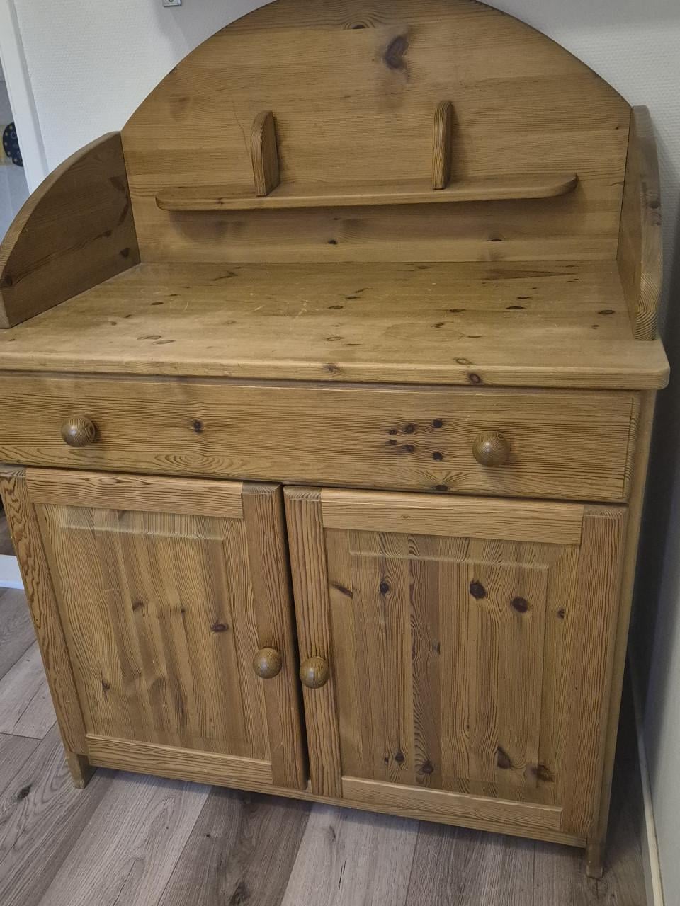 Babyledikant en kommode