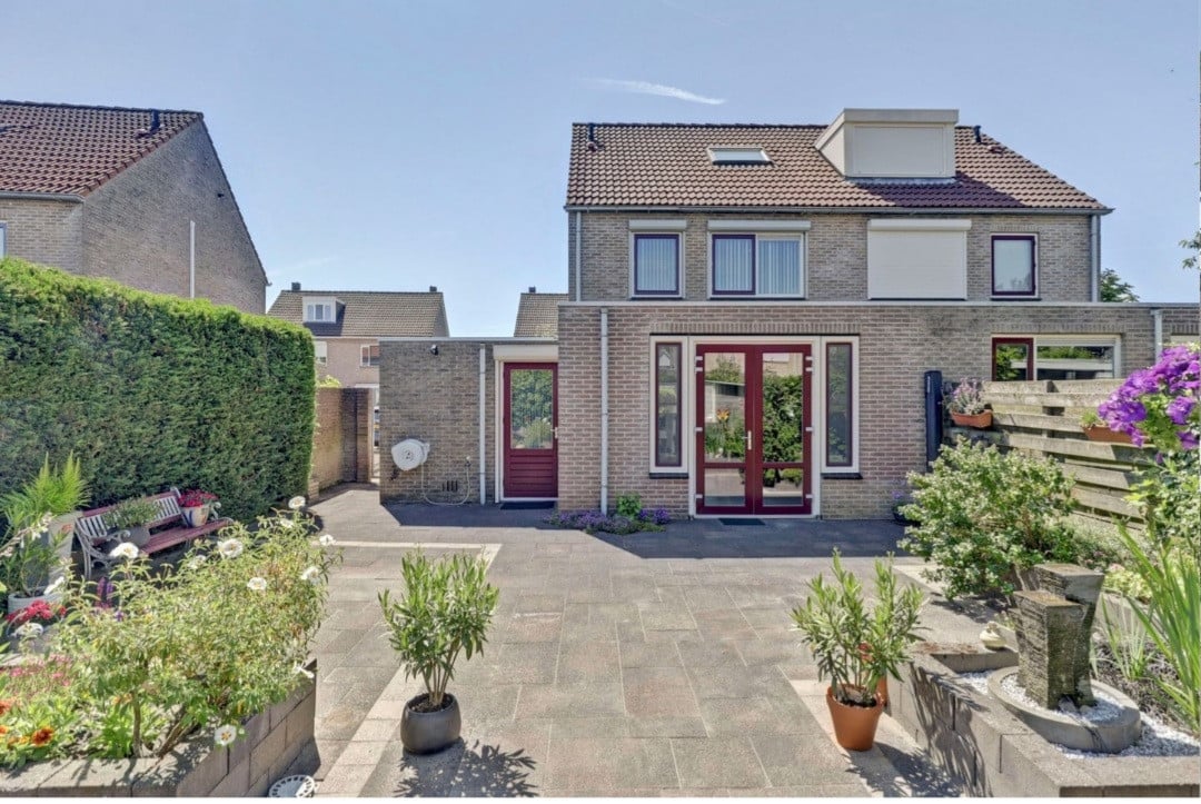 Twee onder één kap woning