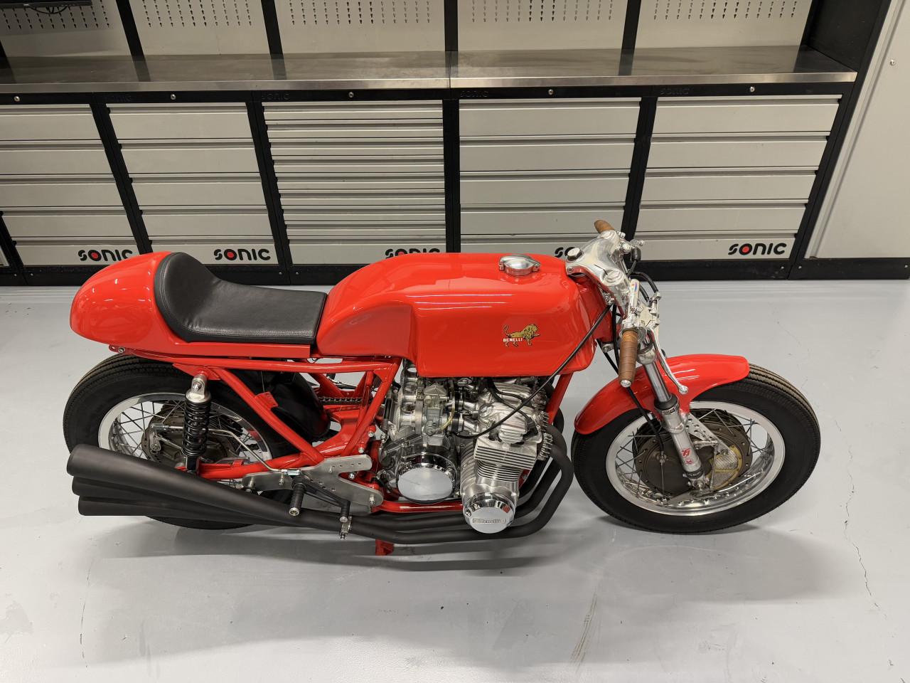 Benelli Sei 900 Classic Racer