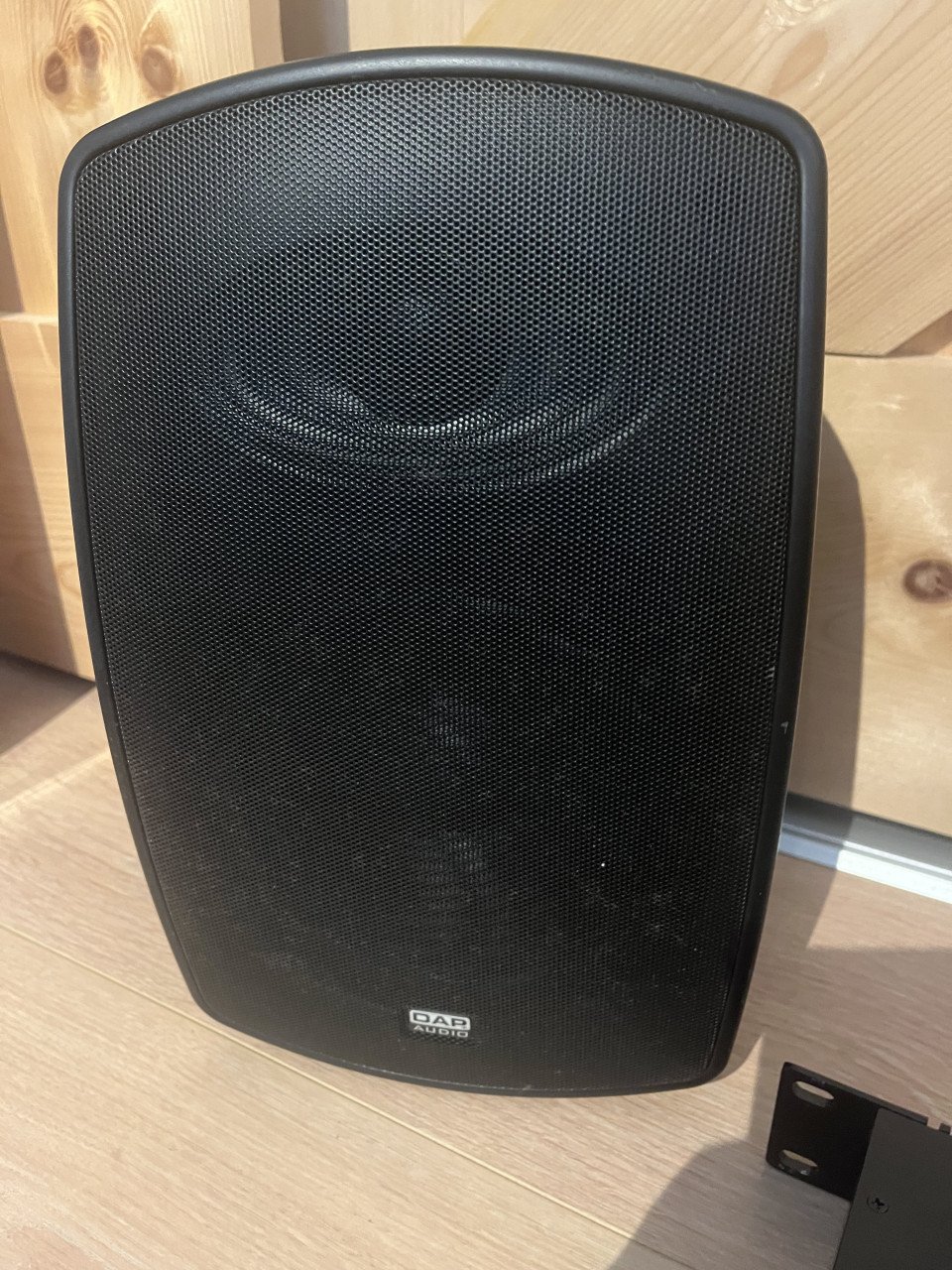Geluidsset; 2 speakers, versterker en kabels