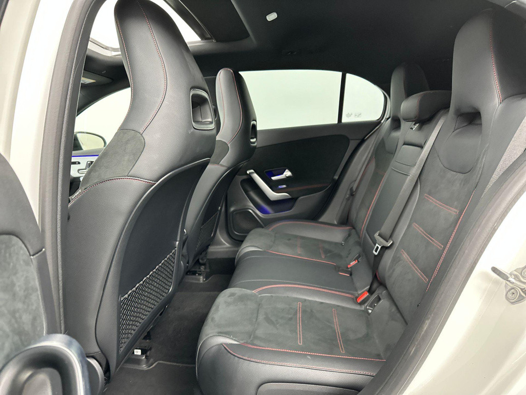 Mercedes-Benz A-Klasse 180 amg pano sfeer keyless camera btw