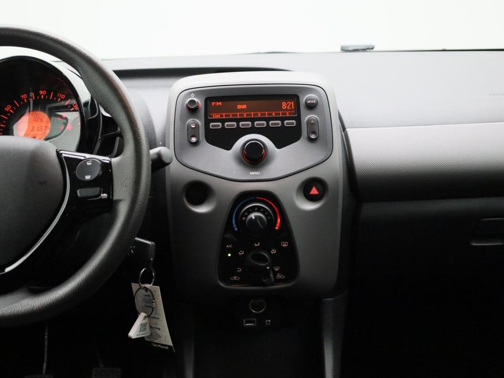 Peugeot 108 1.0 e-vti active | airco | bluetooth | lage km stand