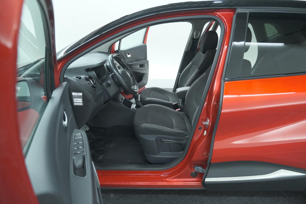 Renault Captur tce 150 edc intens | trekhaak | camera | dodehoekdetectie | 