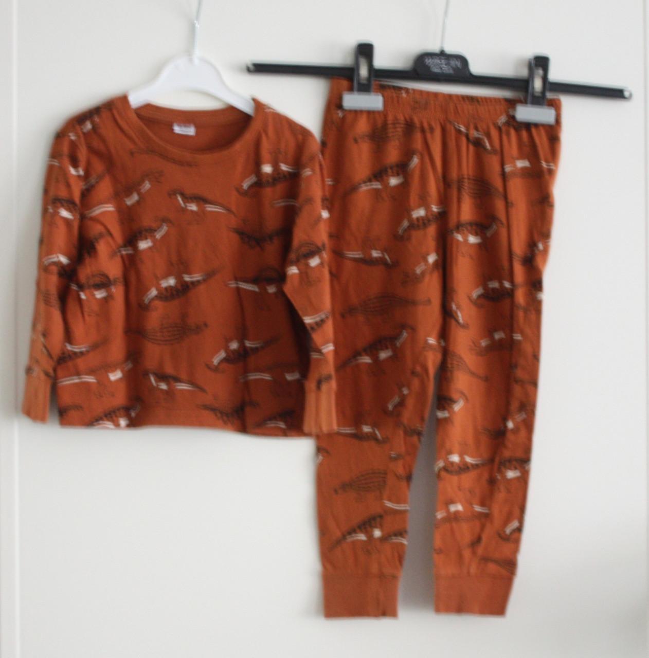 Dino pyama roestbruin  maat 98-104