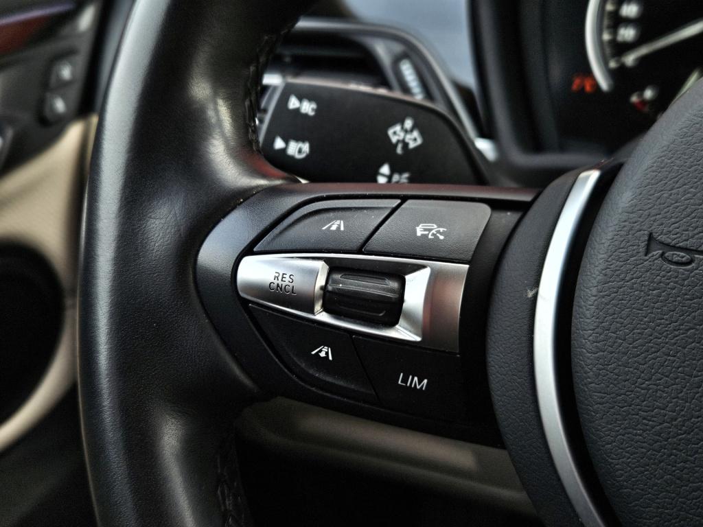 BMW X1 sdrive18i high executive | acc | camera