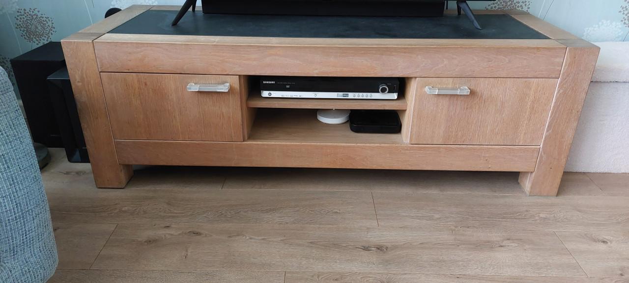 Te koop: complete robuste licht eieken meubelset met leistenen inlegbladen