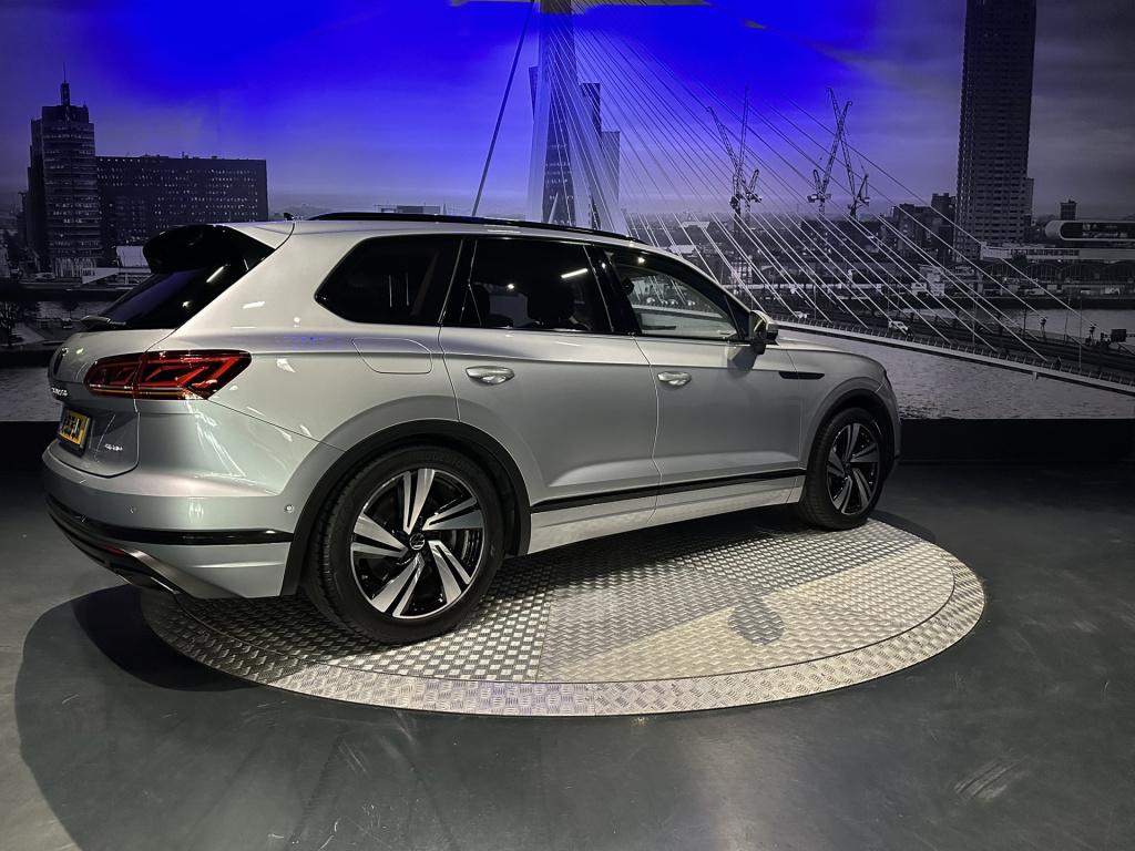 Volkswagen Touareg 3.0 tsi ehybrid 4motion atmosphere *luchtvering*trekhaak
