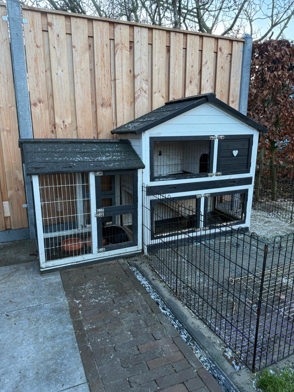 Konijnenhok ( nieuwprijs 320 )