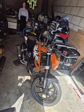 Ktm duke 200