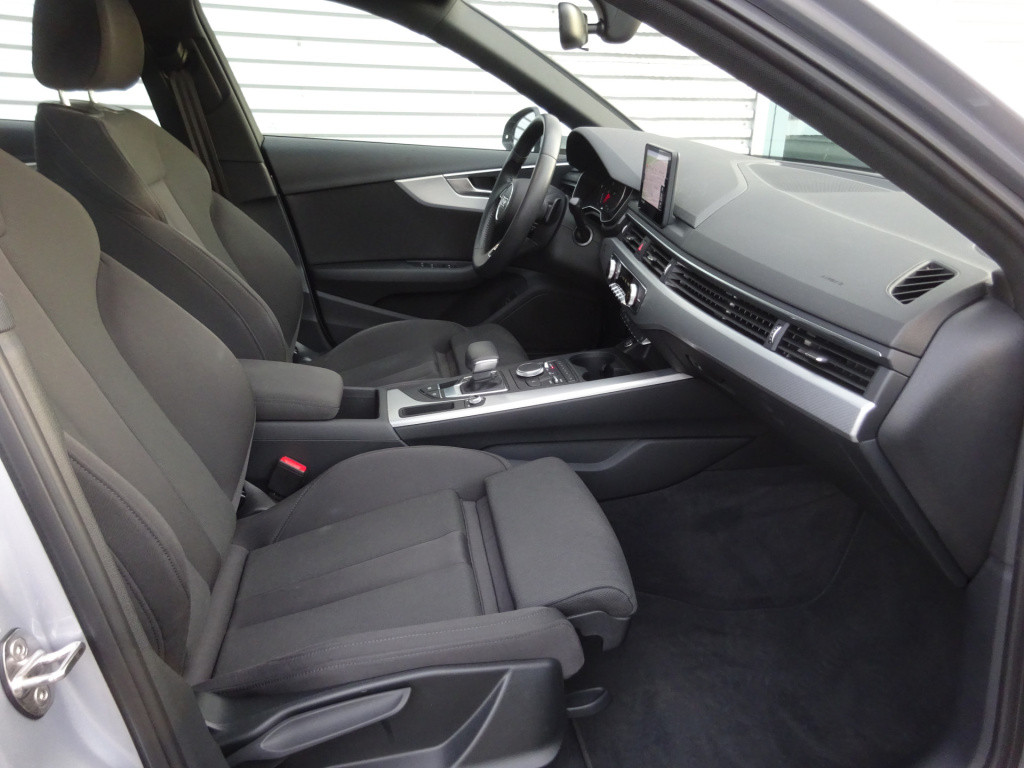 Audi A4 limousine 35 tfsi sport lease edition schuifdak climate / cruise co