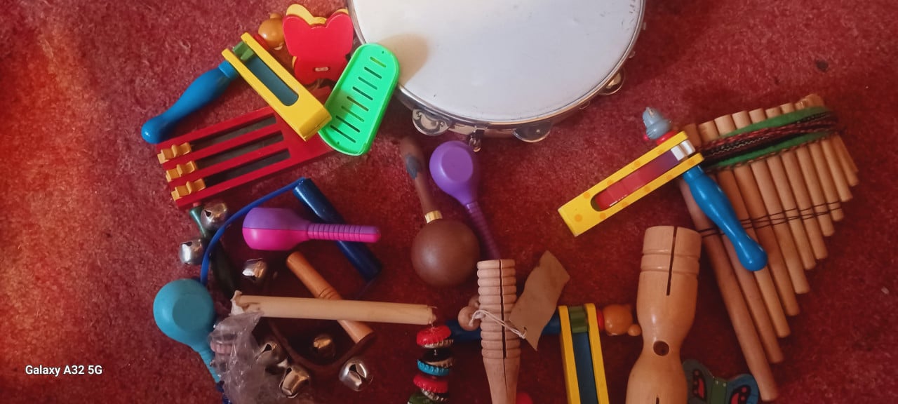 Muziekinstrumenten diverse items