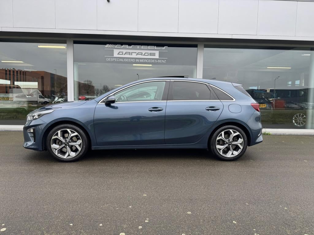 Kia Cee'd 1.4 t-gdi executiveline , apple-carplay, achteruit rijcamera, lee