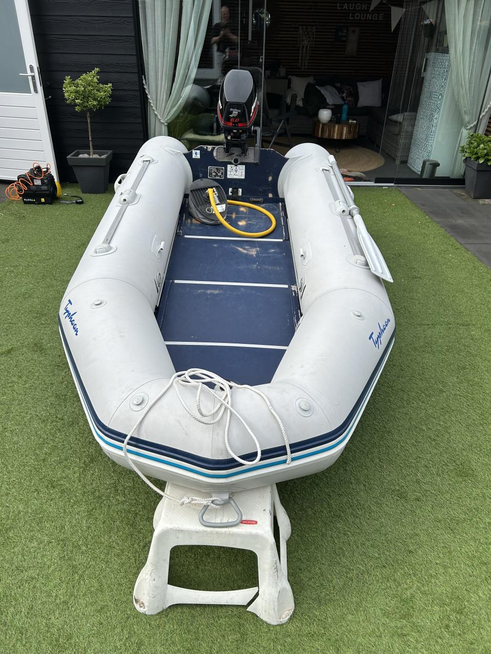 Zodiac met 6 pk buitenboordmotor